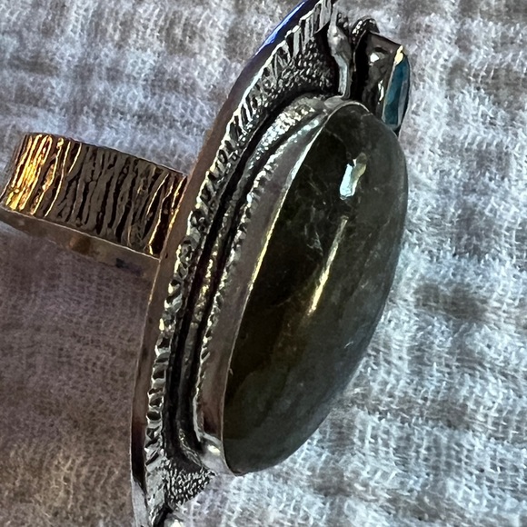 Labradorite Sterling Silver Ring - Picture 10 of 10
